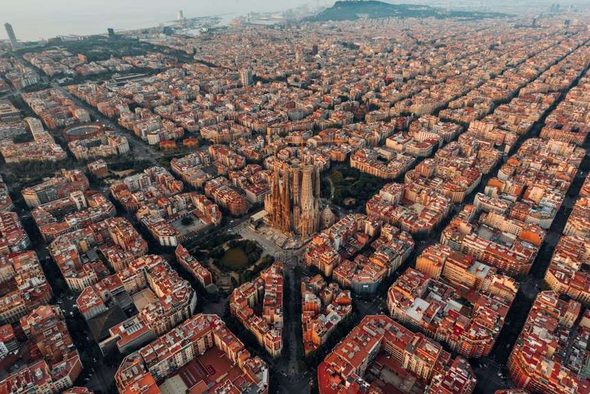 Foto de la ciudad de Barcelona por el fotógrafo Logan Armstrong