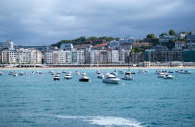 Foto de la ciudad de Donotia San Sebastián por el fotógrafo Joost van Os